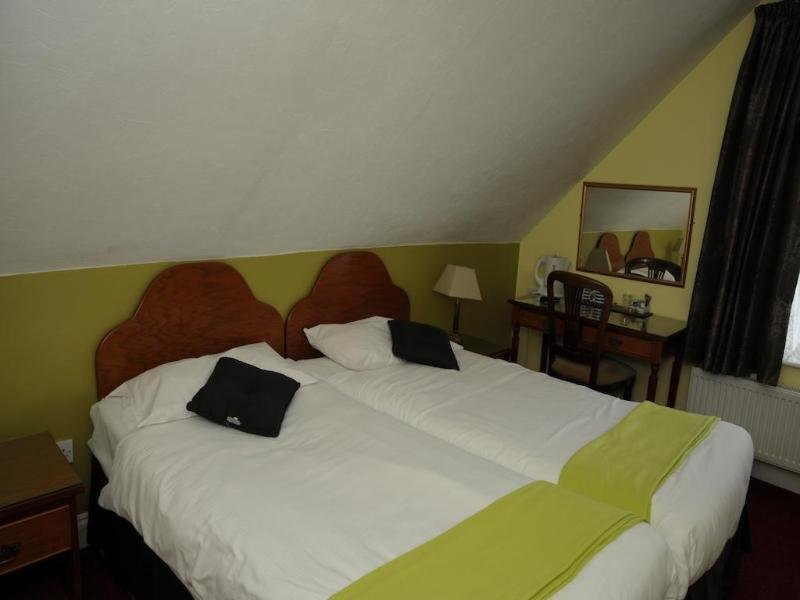 Фото Wimblehurst Hotel