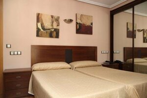 Hotel Restaurante Casa Pipo (Comunidad Autónoma de Asturias, Asturias, Tineo, Calle General Riego), hotel