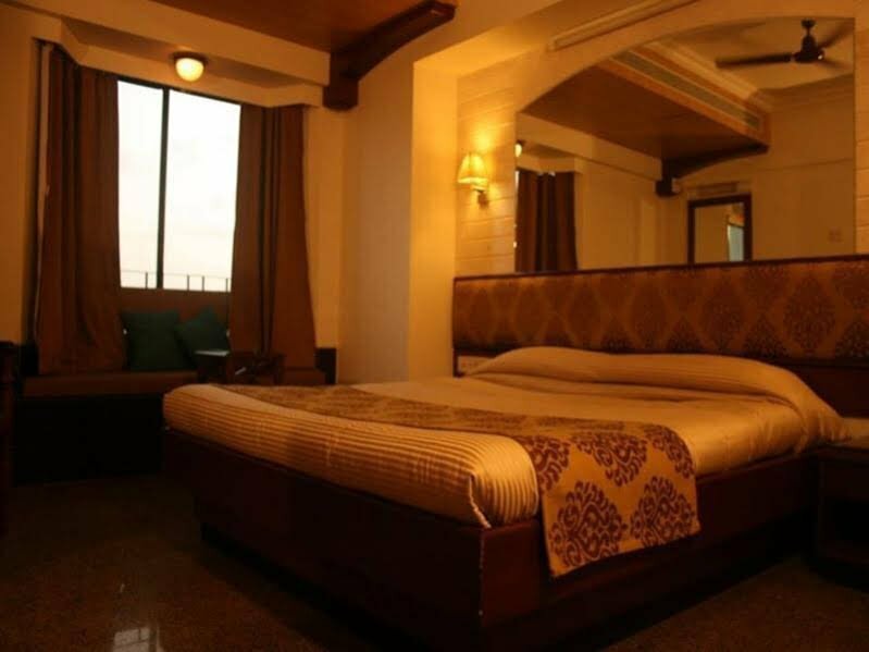 Гостиница Hotel Karl Residency в Мумбаи