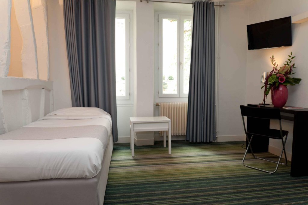 Фото The Originals Paris Hotel Lecourbe