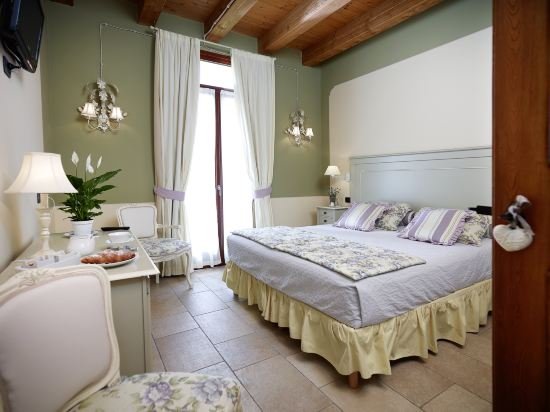 Фото Otto Ducati d'Oro