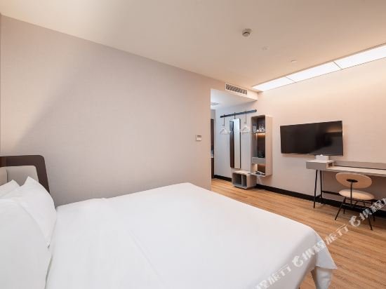 Фото Hanting Hotel Shanghai Babaiban Pudian Road Metro Station