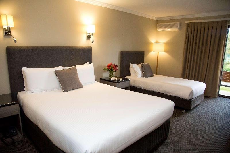 Фото Lincoln Downs Resort 