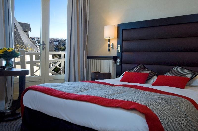 Фото Grand Hôtel Des Thermes