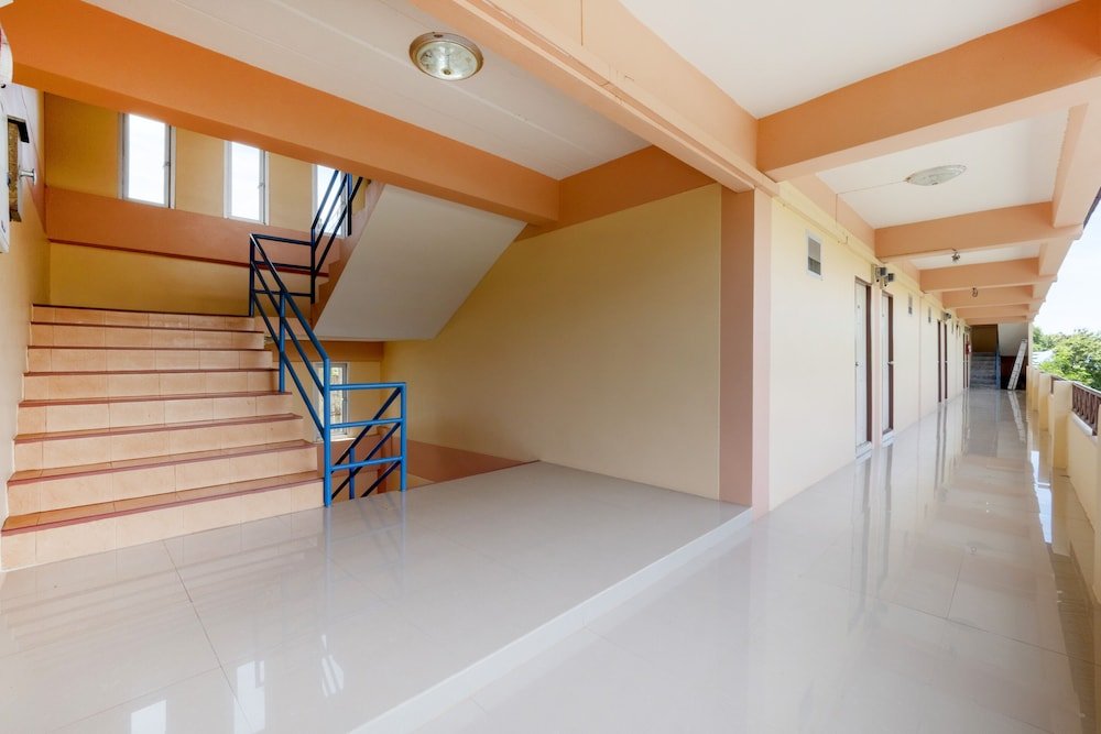 Фото Oyo 75390 Sunee Place Hotel