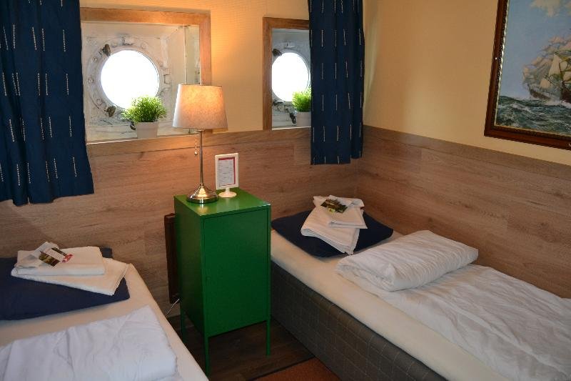 Фото The Red Boat