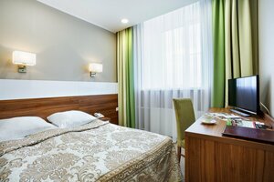 Volkhov (Velikiy Novgorod, Sofiyskaya Side District, Predtechenskaya Street, 24), hotel