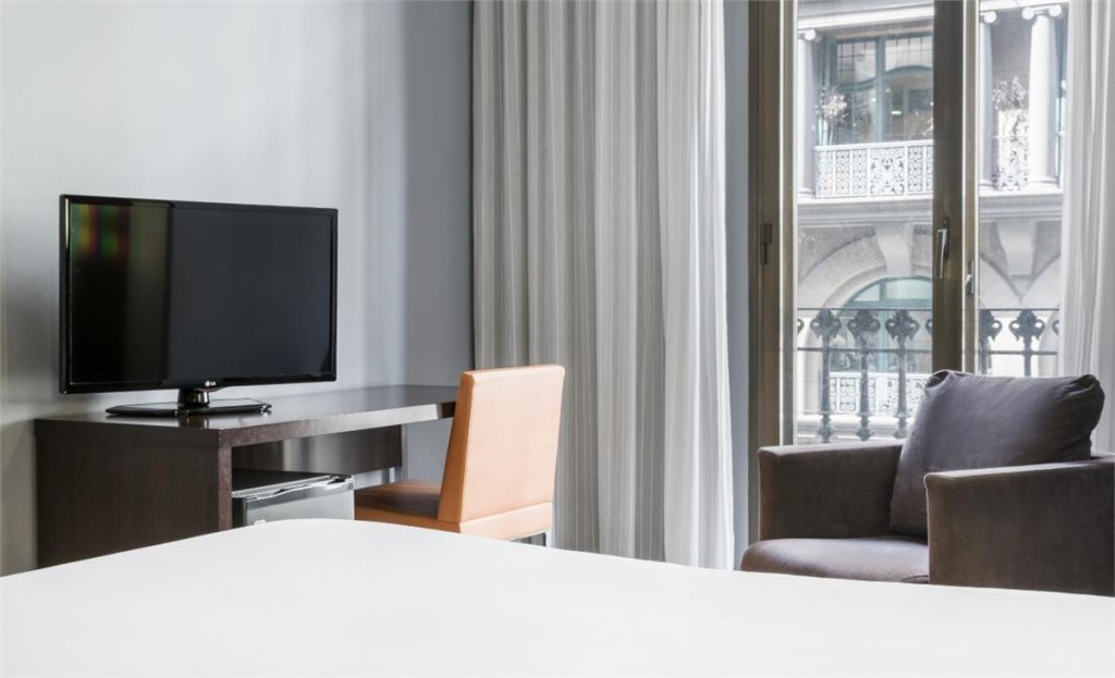 Фото Hotel Ilunion Almirante