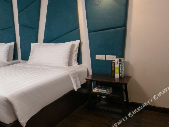 Фото Azalea Parkview Hotel