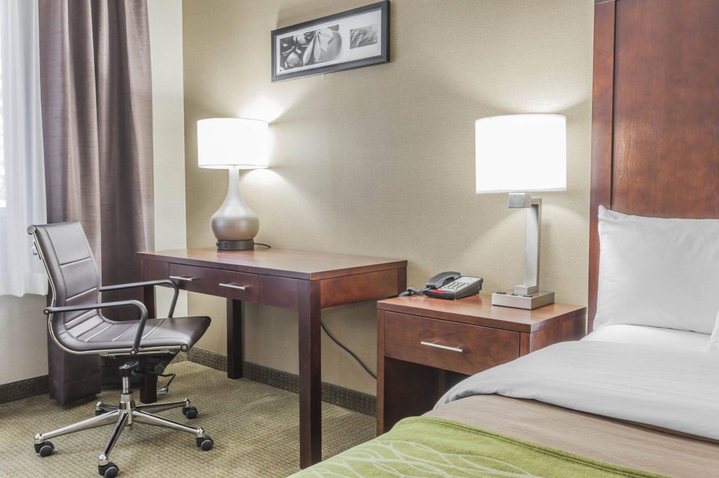 Фото Comfort Inn Kent - Seattle