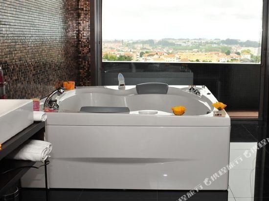 Фото Axis Porto Business & SPA Hotel