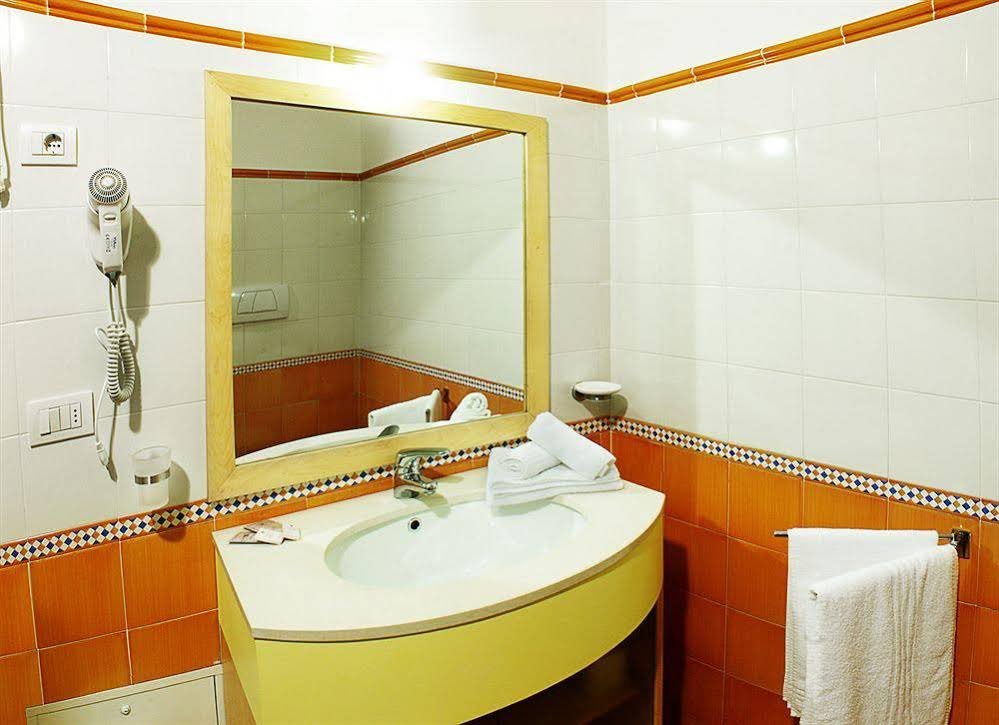 Фото Hotel Residence Oasi d'Oriente