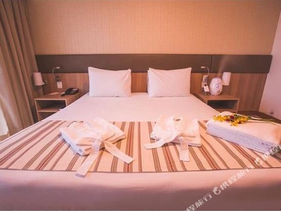 Фото Athos Bulcão Hplus Executive