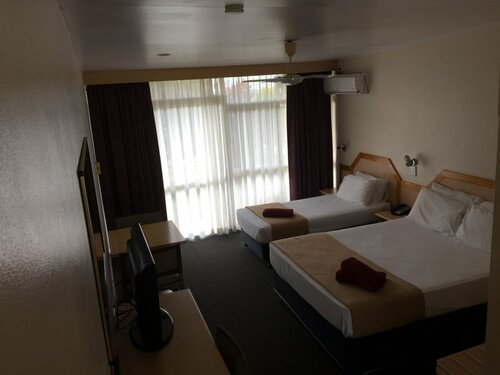 Гостиница Atherton Motel в Атертоне