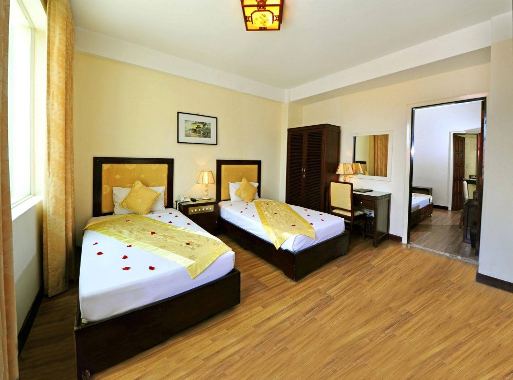 Фото Thanh Lich Royal Boutique Hotel