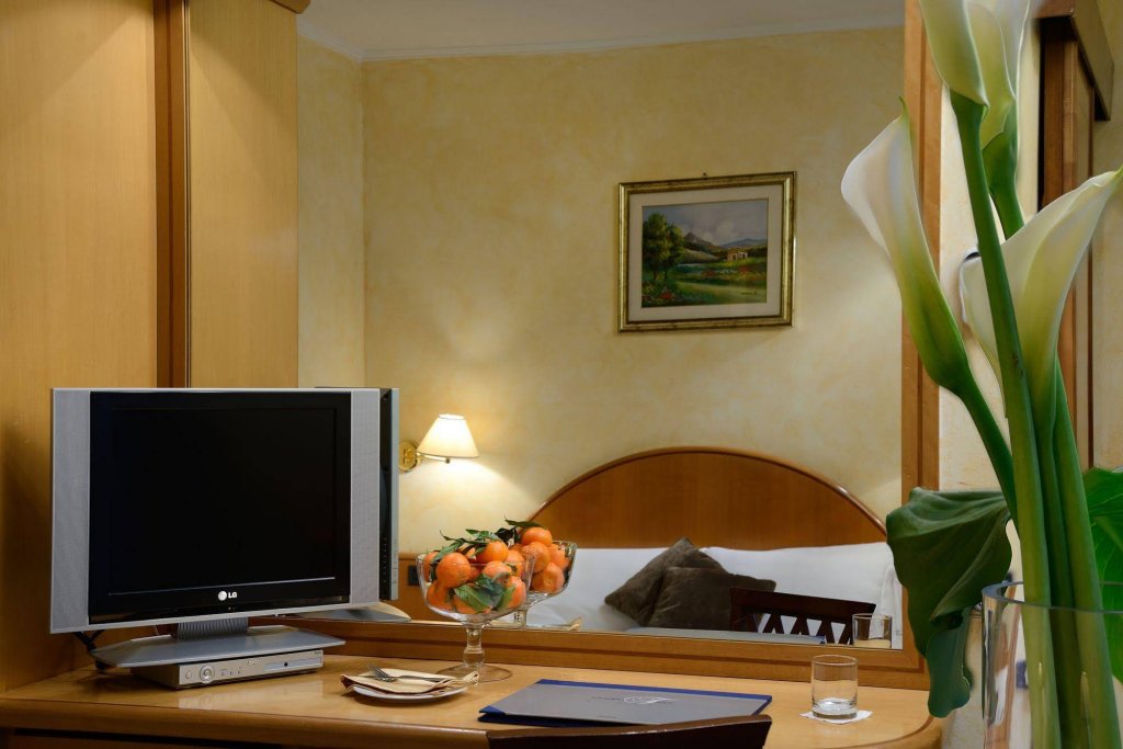 Фото Al Manthia Hotel