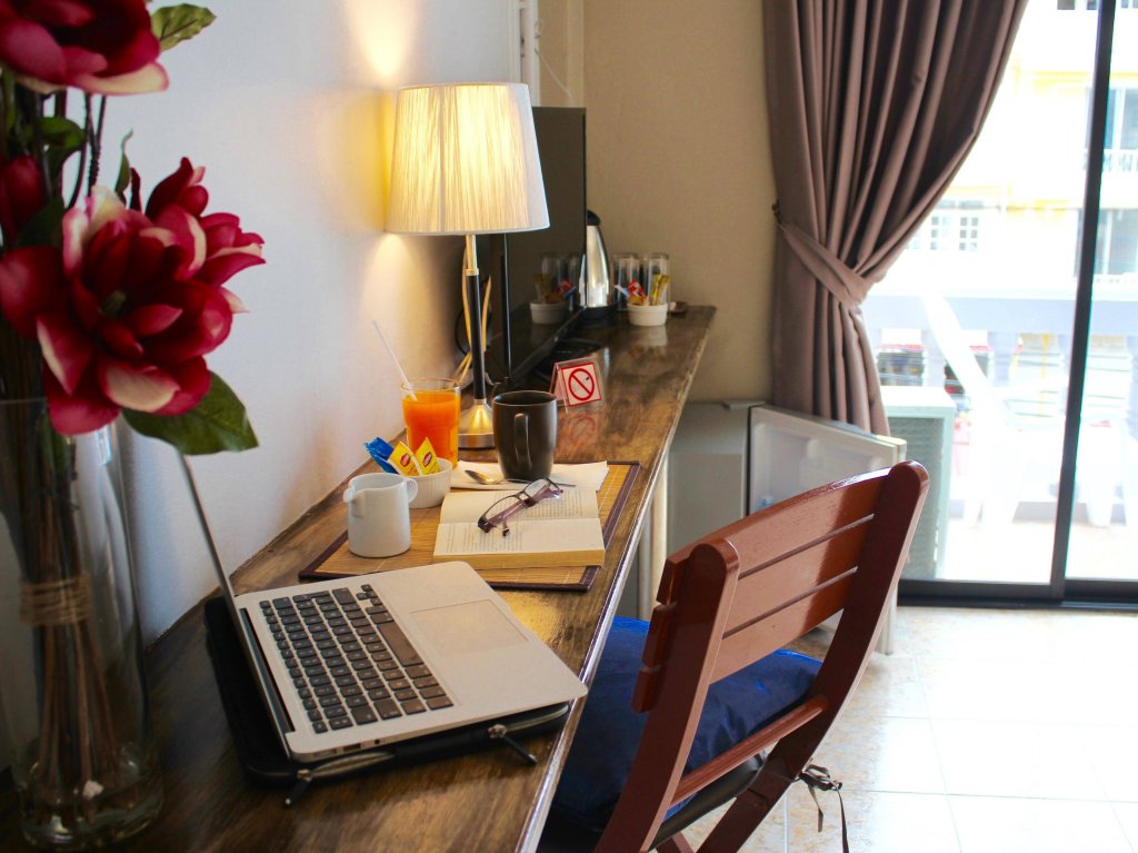 Фото The Beach Cha Am Guest House