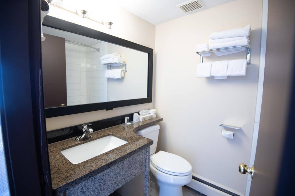 Фото Anavada Inn & Suites - Prince George