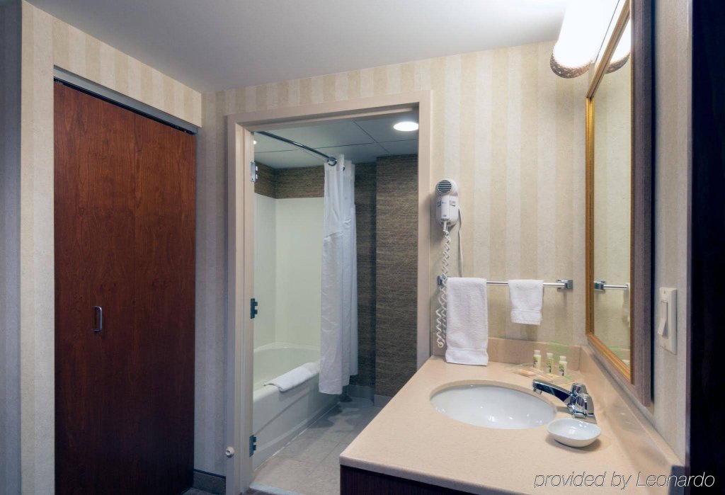 Фото Holiday Inn Manchester Airport, an Ihg Hotel