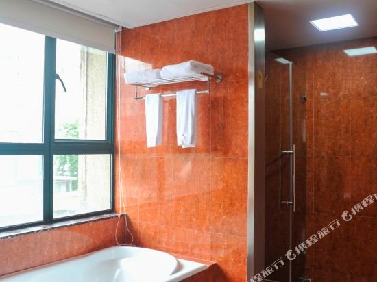 Фото Yijiaren Hotel