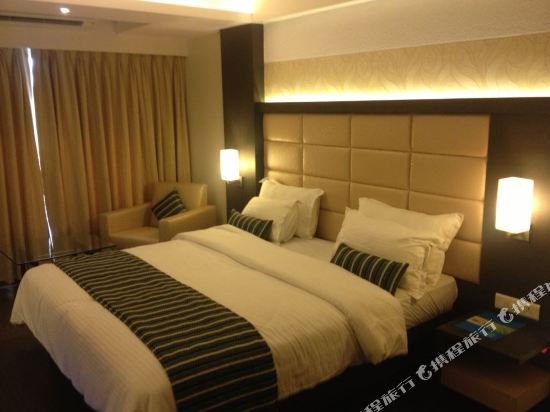 Фото Zuzu Galaxy Annex Hotel