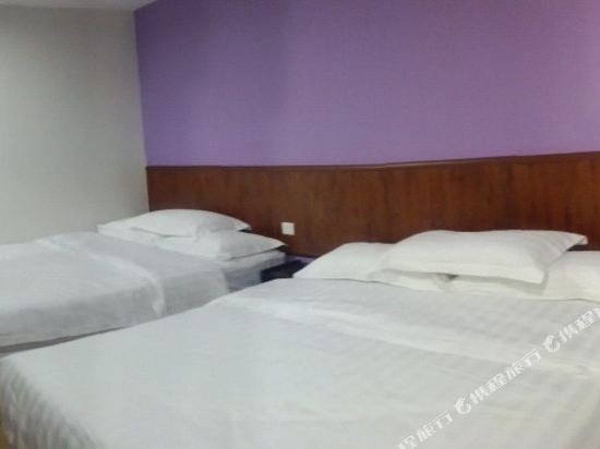 Фото Universal Inn