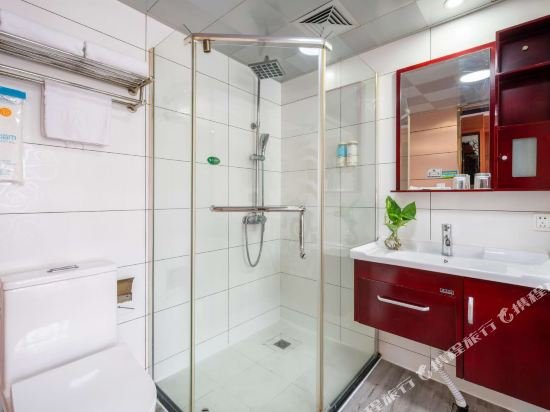 Фото Yiwu Yuejia Hotel