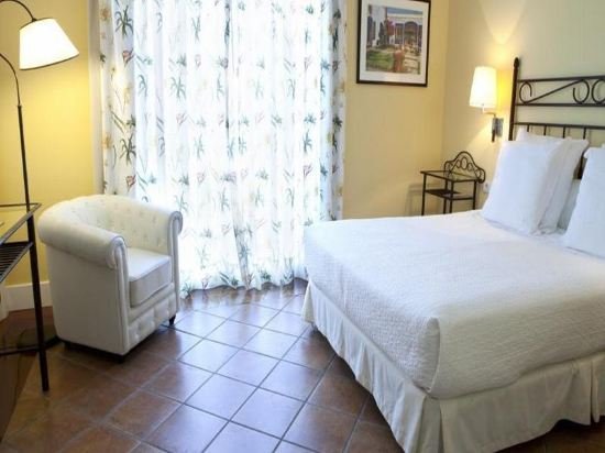 Фото Hotel Les Rotes