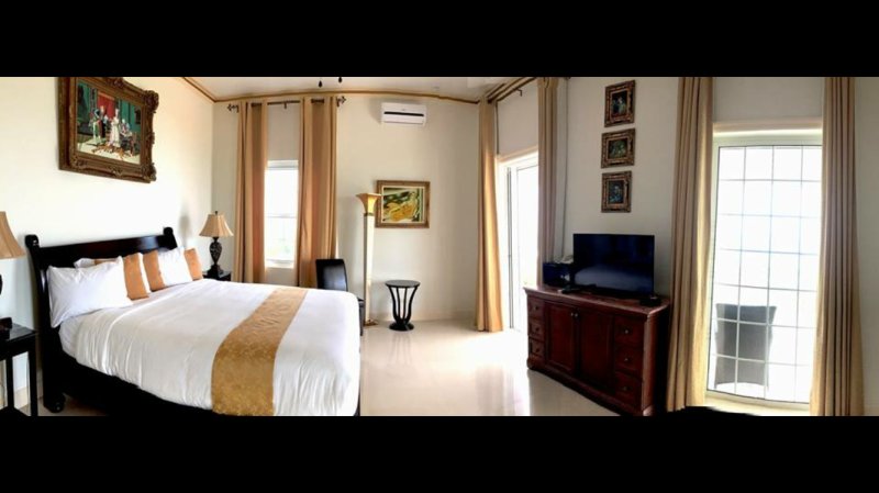 Фото Ocean West Boutique Hotel