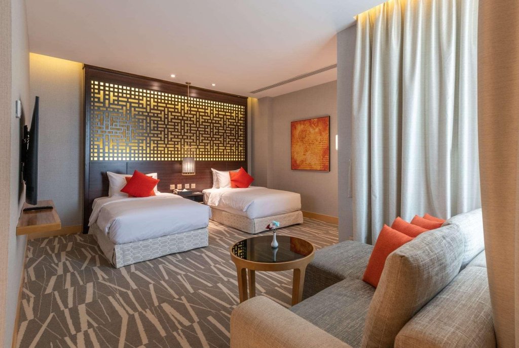 Фото Ramada Al Qassim Hotel And Suites