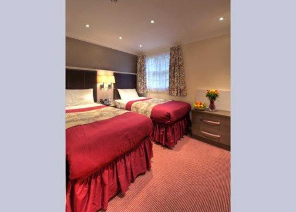 Фото Best Western Buckingham Palace Rd