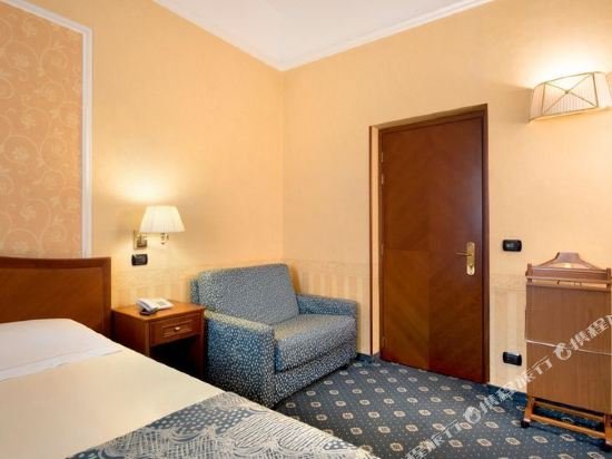 Фото Lancaster Hotel