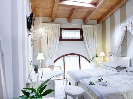 Фото Otto Ducati d'Oro