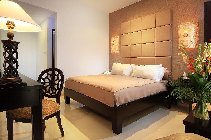 Фото The Radiant Hotel