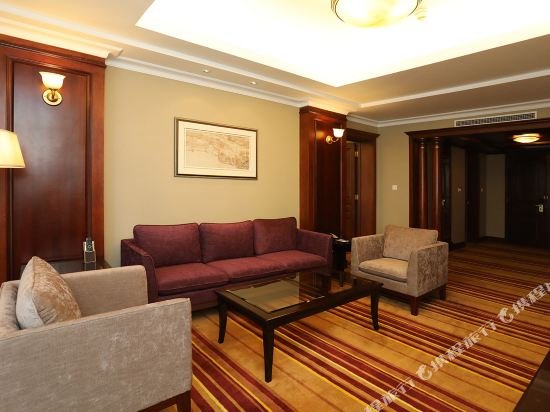 Фото Oriental Riverside Bund View Hotel