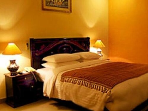 Гостиница Hotel One Lalazar Multan в Мултане