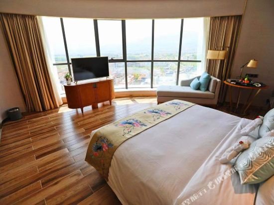 Фото Ramada Plaza Fuxian Lake