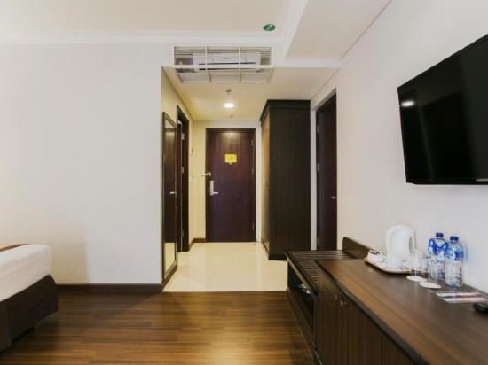 Фото Varna Culture Hotel Soerabaia Surabaya