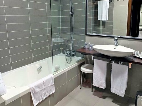 Гостиница Hotel Asset Torrejón в Торрехоне де Ардосе