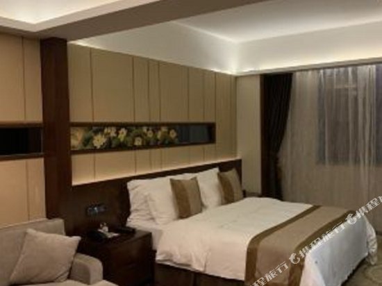 Фото Maoming International