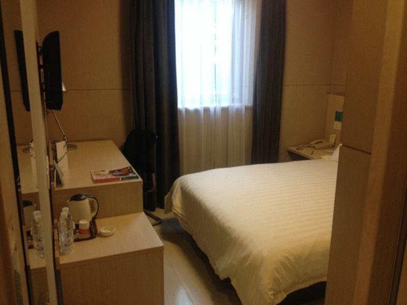 Фото Jinjiang Inn Shanghai Maotai Road Branch