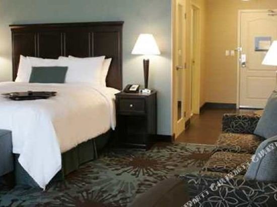 Фото Hampton Inn by Hilton Toronto Airport Corporate Centre