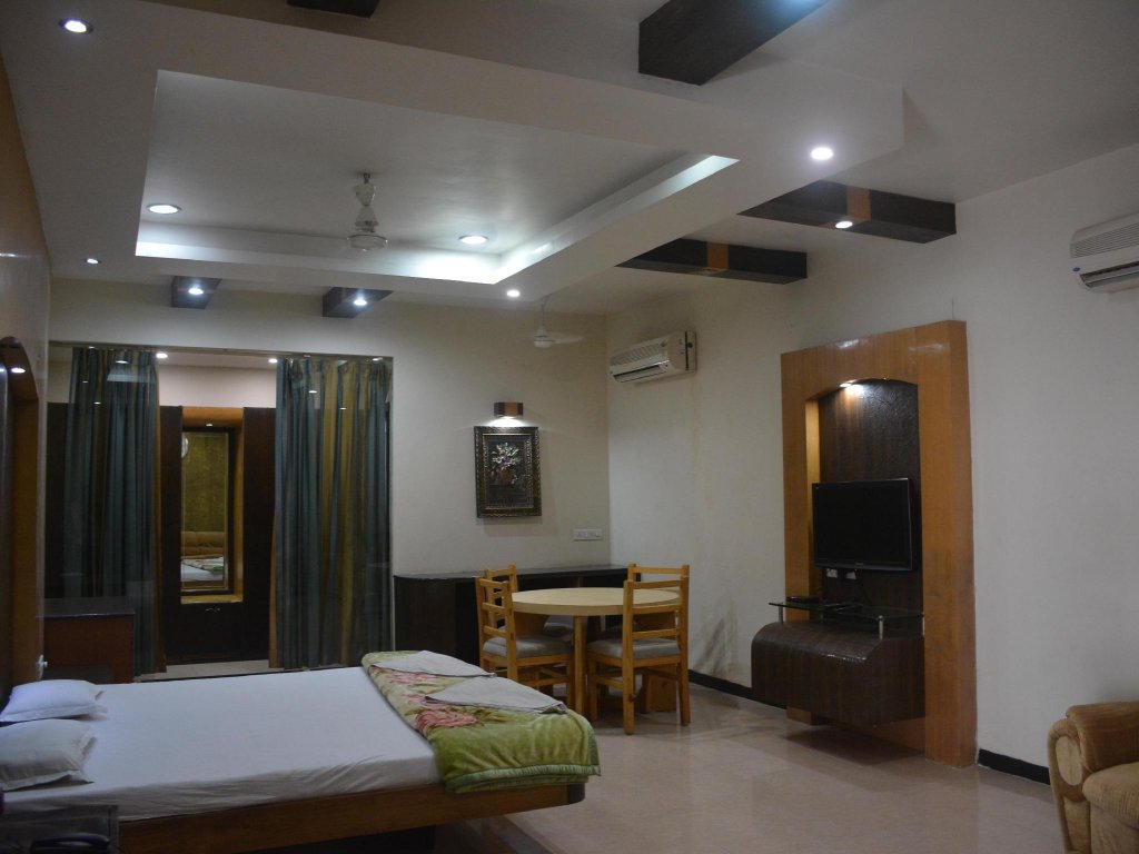 Фото Hotel Naveen Residency