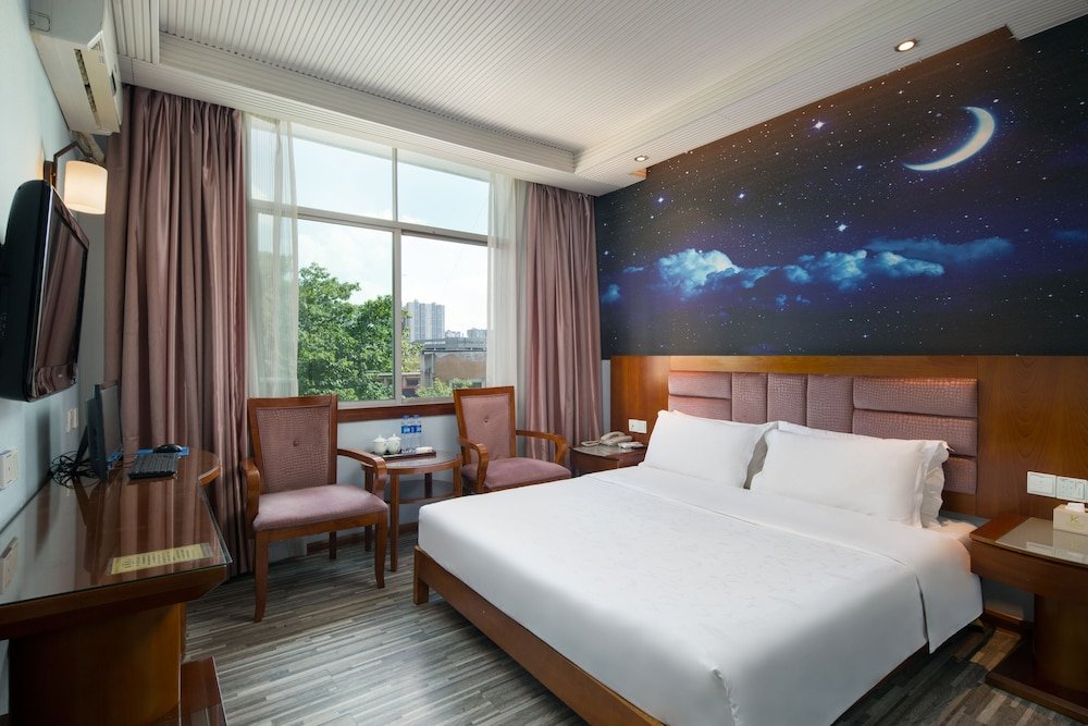 Фото Kaiserdom Changsha West Bus Terminal