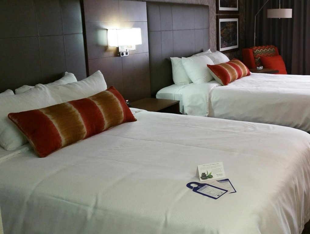 Фото Best Western Plus Cottontree Inn