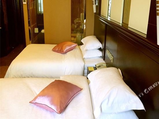 Фото Kunming Green Land Hotel