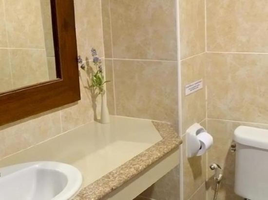 Фото Thanintorn Greenpark Hotel