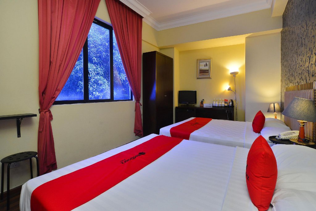 Фото RedDoorz at Aljunied