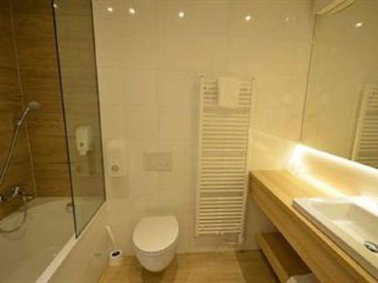 Фото Emonec Hotel