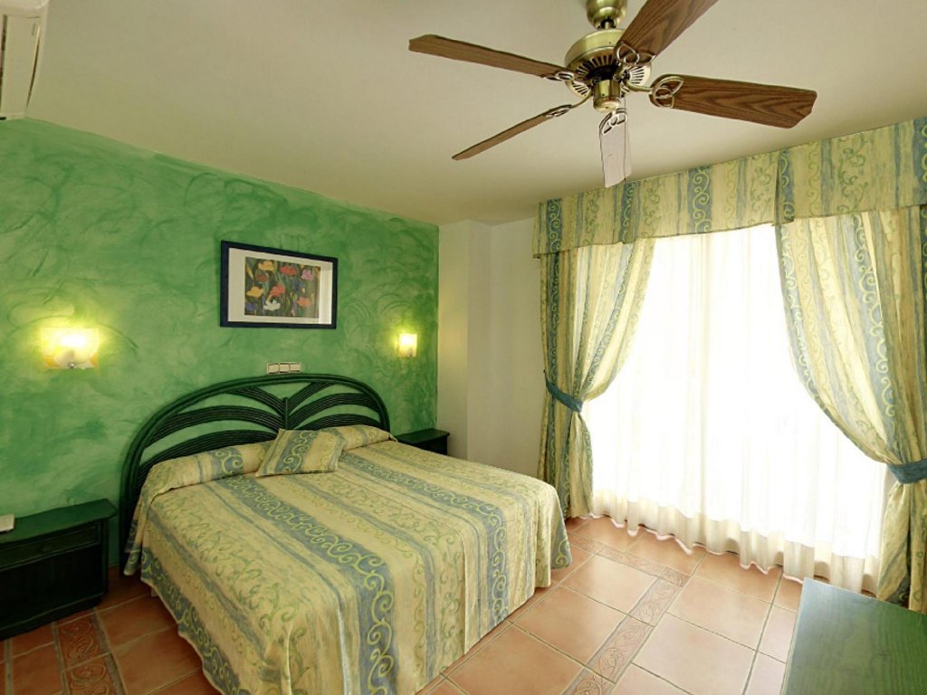 Фото Neptuno Hotel & SPA